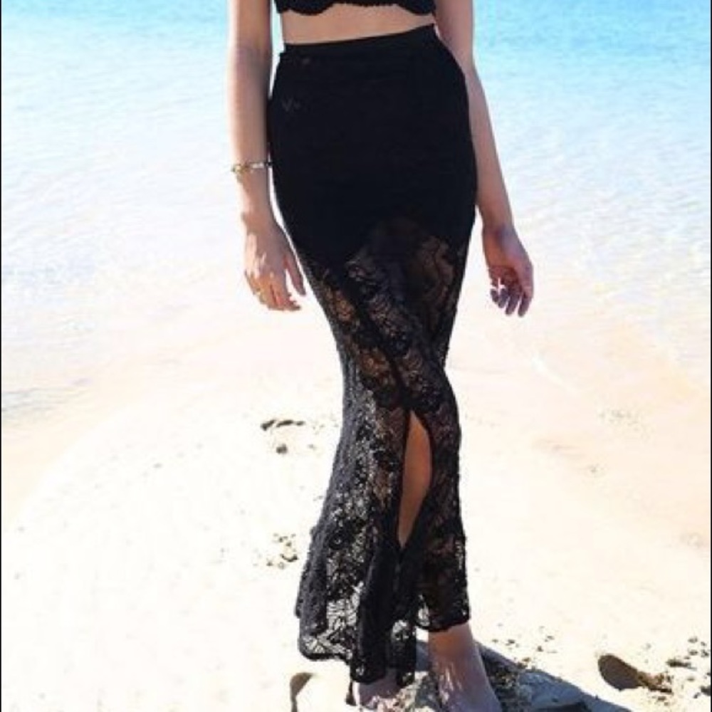 Black Thorn Lace Skirt